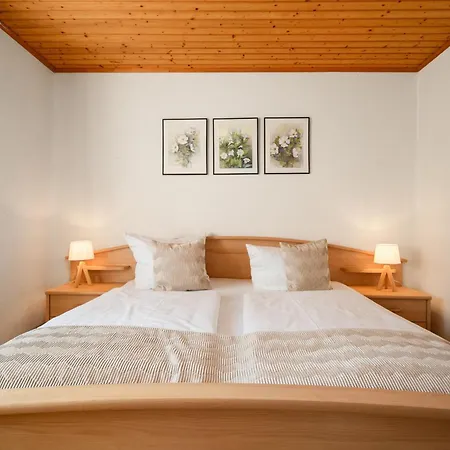 Blumenhaus Mit Terrasse Σπίτι διακοπών Βάρεν