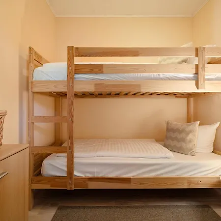 Blumenhaus Mit Terrasse *