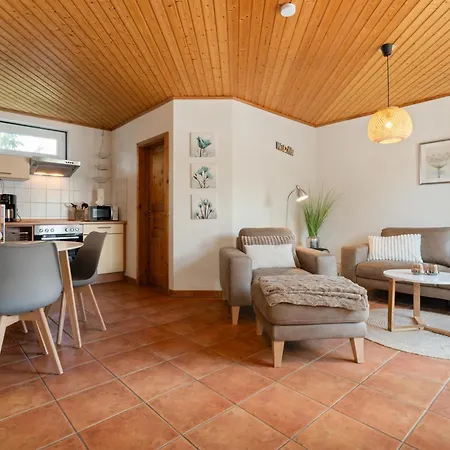 Blumenhaus Mit Terrasse * Βάρεν