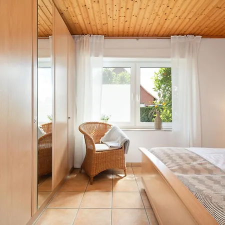 Blumenhaus Mit Terrasse